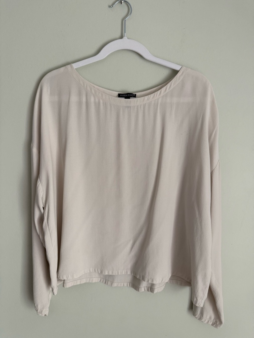 100% Silk Eileen Fisher Bateau Neck Box Top Silk Size Large